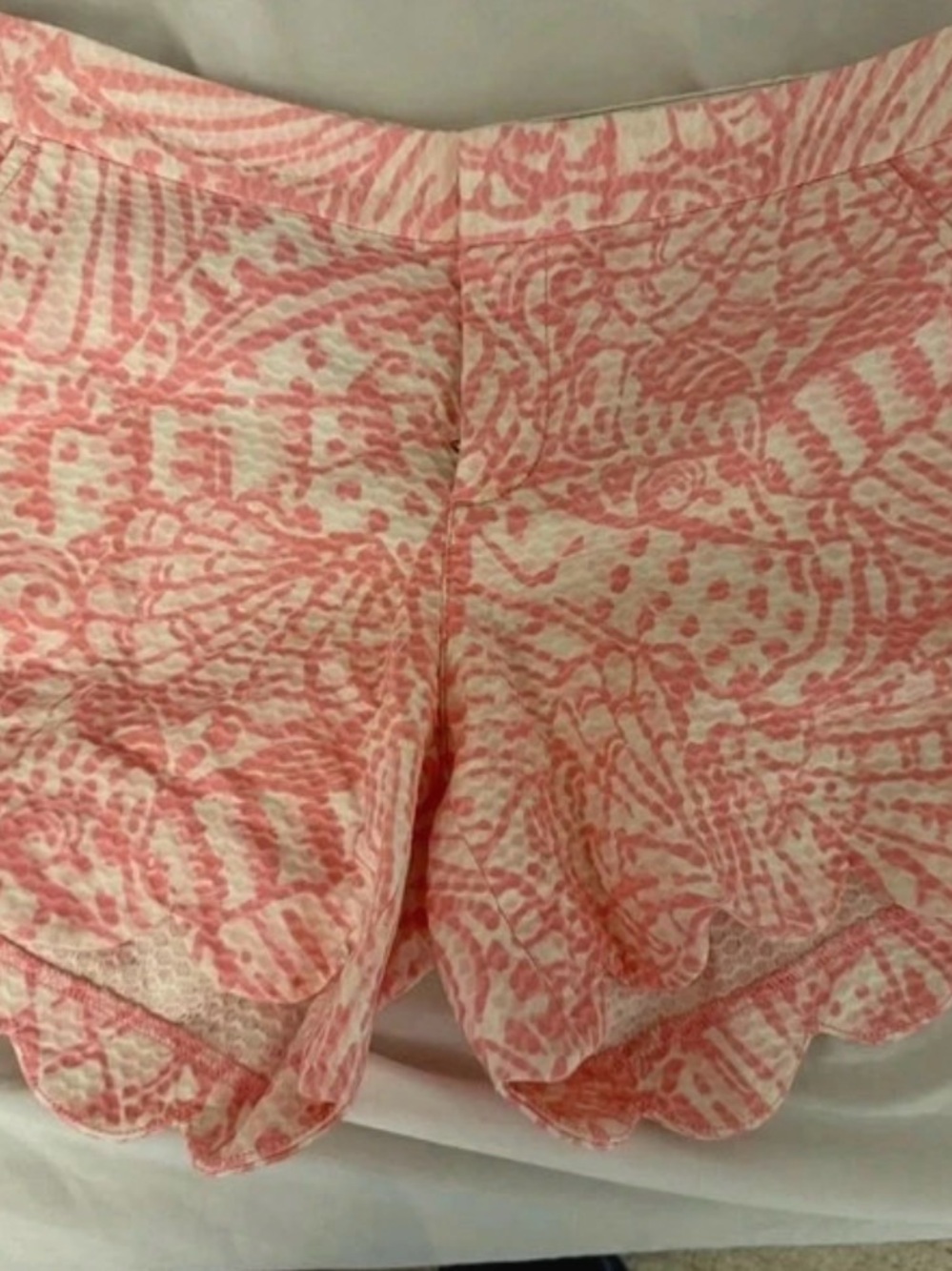 Women's Coral Patterned Scallop-Trim Shorts
